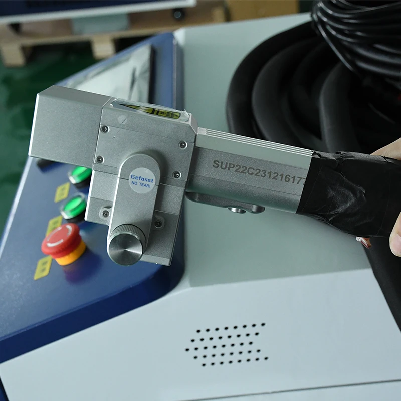 Industrial Laser Cleaning Machine - SUP22C Handgeführter Laser-Reinigungskopf Neue 3000W Rostentfernungsmaschine